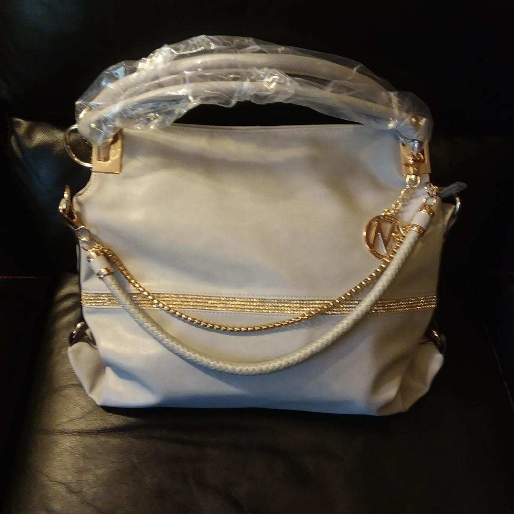 Purses - Picture 3 of 3